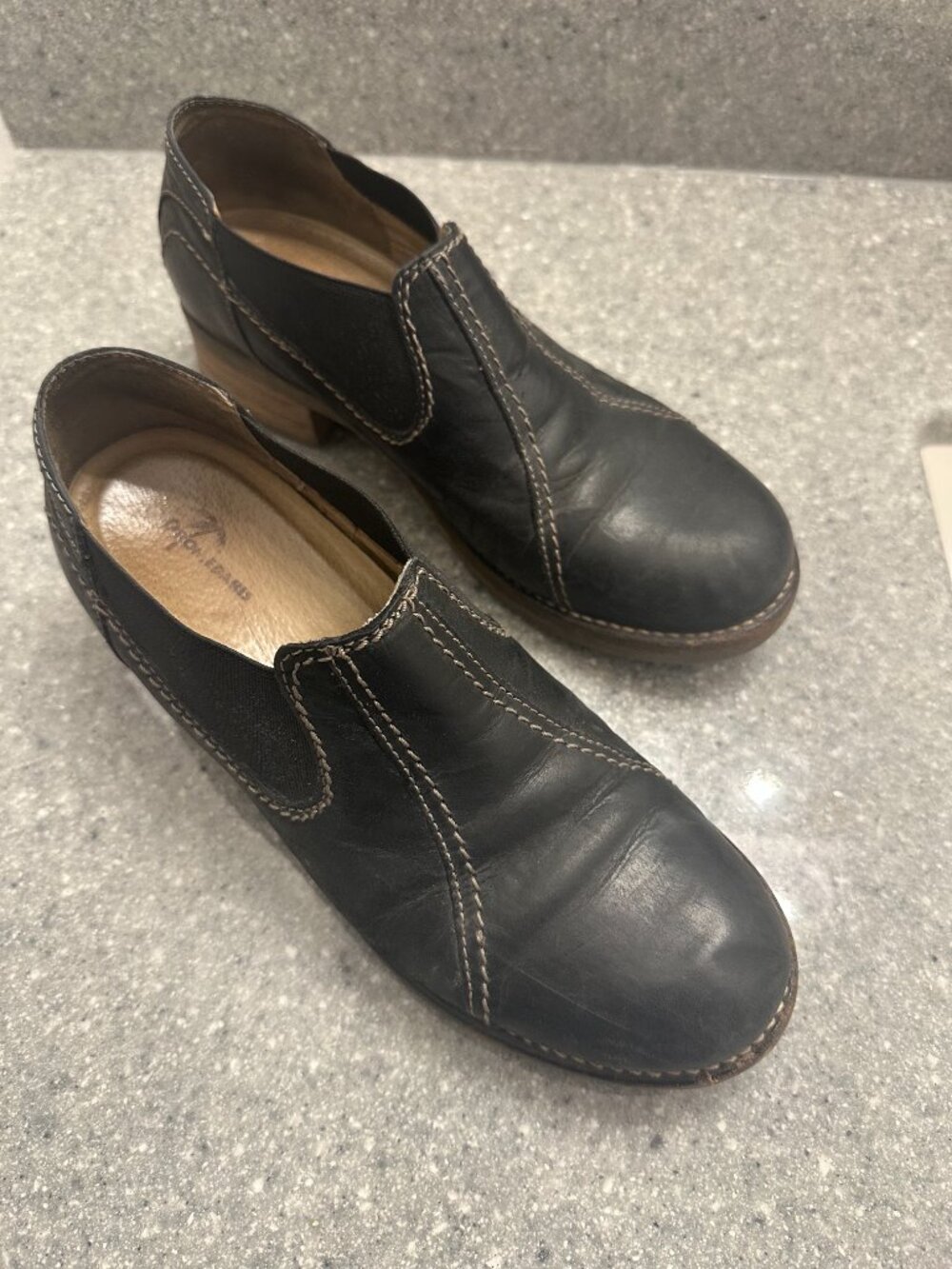 Dromedaris Kai Slip-on Booties